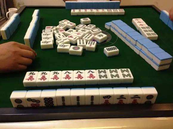 一胜棋牌麻将猜牌进阶：除了出牌速度，这6个细节精准判断对手是否听牌