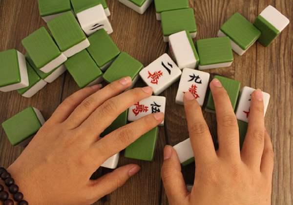 手机跑得快算牌技巧实战指南：从记牌到落地运用