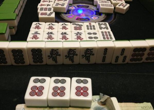 记清楚这几个真人麻将口诀，在真人麻将台上方能赢到手软！