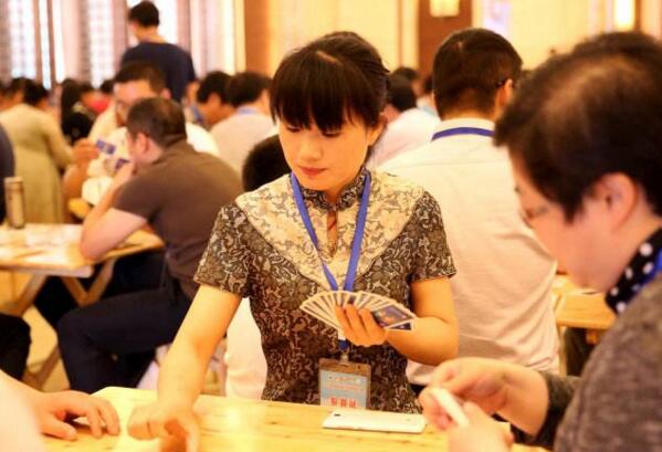 真人掼蛋如何把握组牌的变化性 真人掼蛋如何把握组牌的变化性